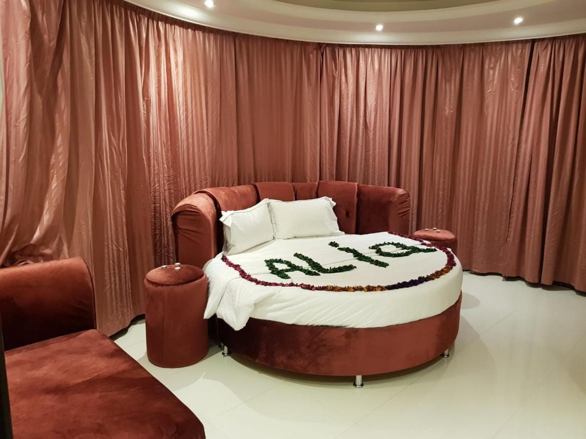 فندق الميثاق بواسطة سما ستار Riyadh Ngoại thất bức ảnh